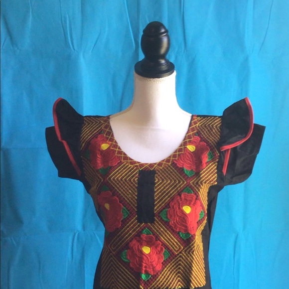 Mexican Embroidered Blouse - Picture 11 of 11